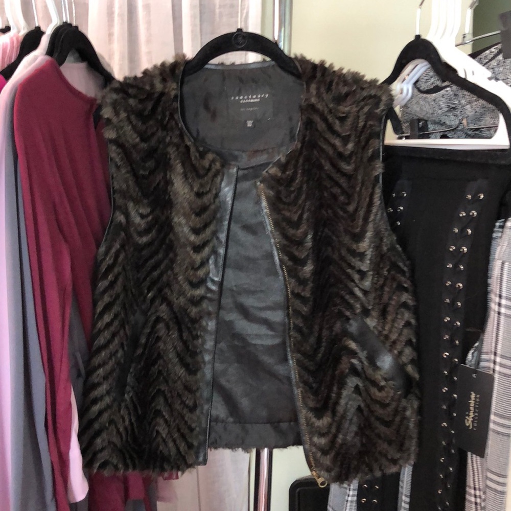 FAUX fur vest